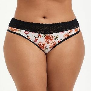 TORRID WHITE FLORAL LIPS SECOND SKIN THONG PANTY